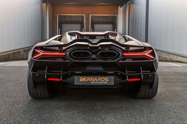 Lamborghini Revuelto — photo 40