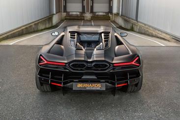 Lamborghini Revuelto — photo 41