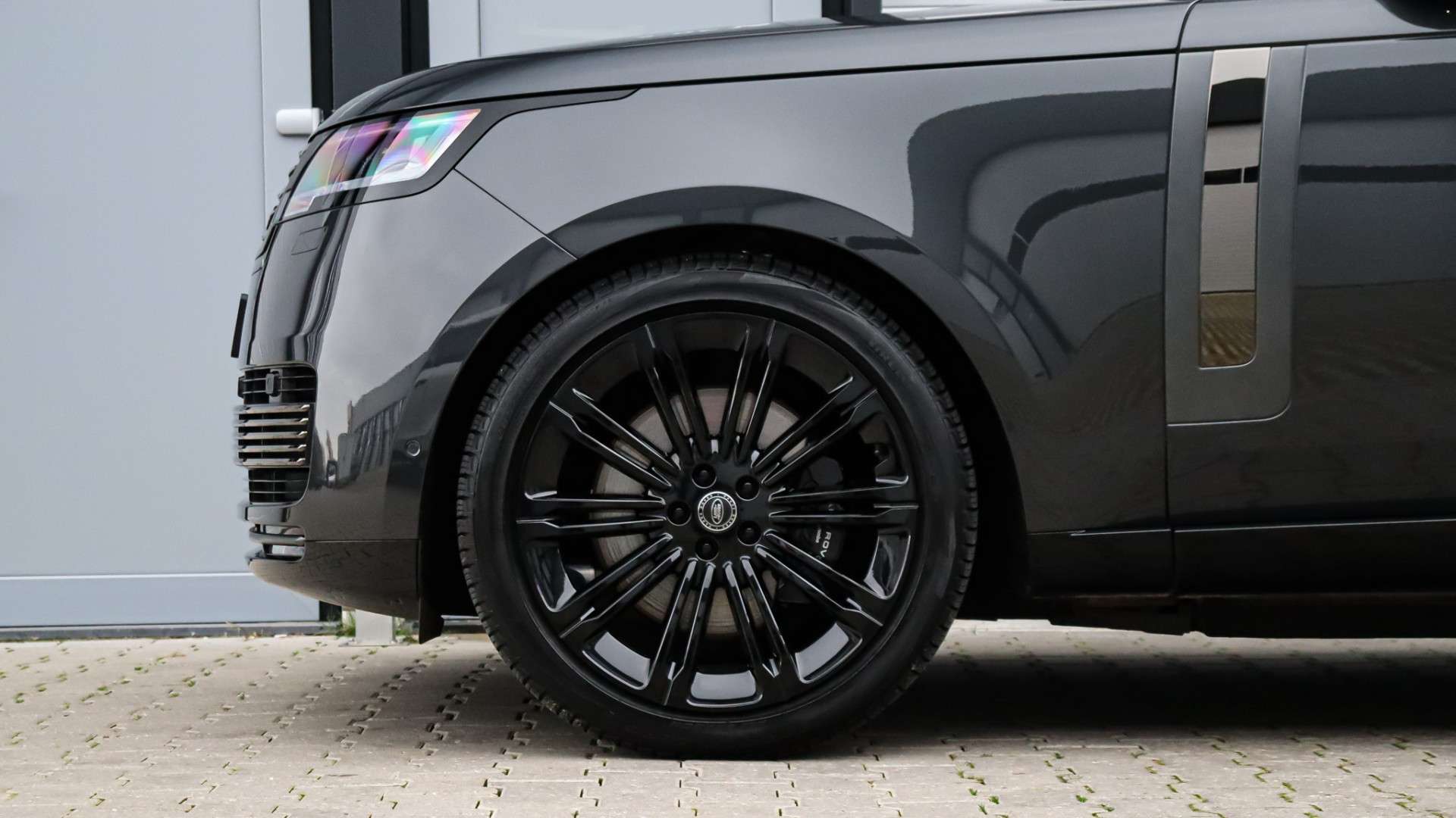 Land Rover Range Rover P550e SV Intrepid | Meridian Signature | 23 Inch - 2024 - Joinsteer - #4