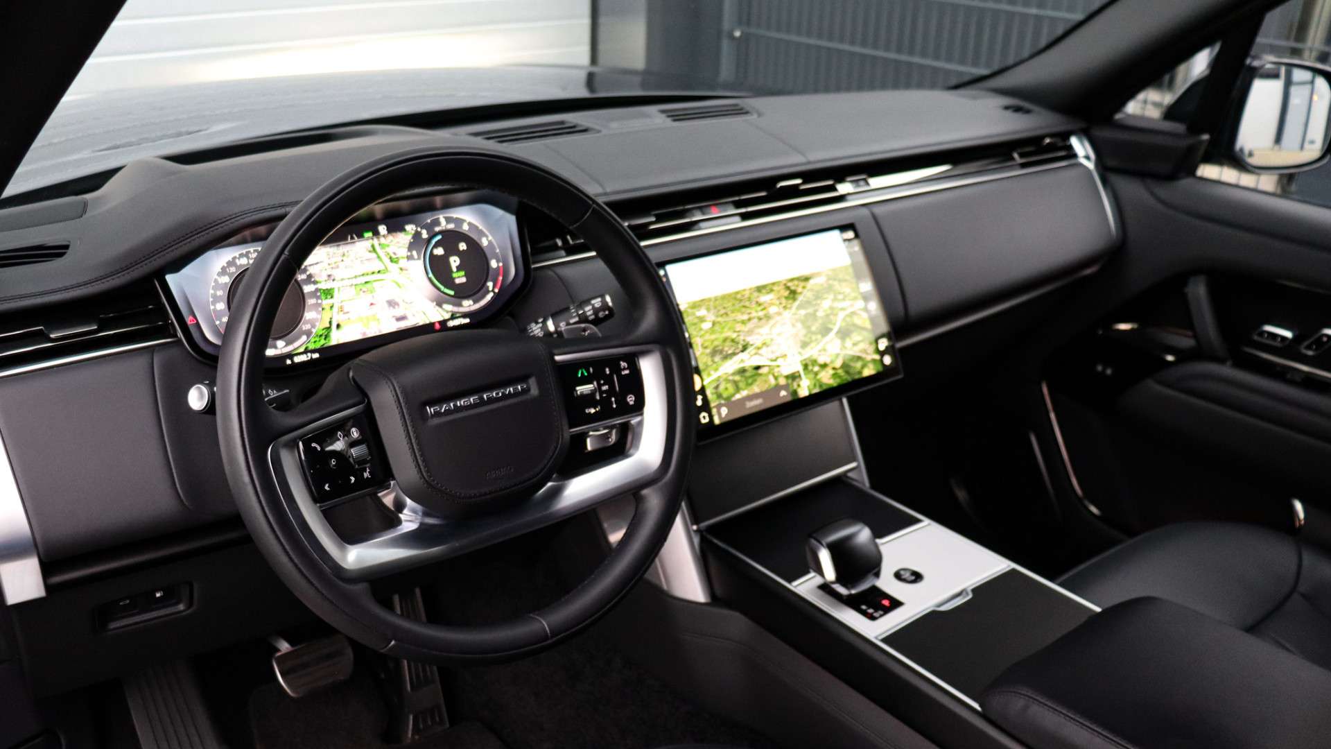 Land Rover Range Rover P550e SV Intrepid | Meridian Signature | 23 Inch - 2024 - Joinsteer - #6