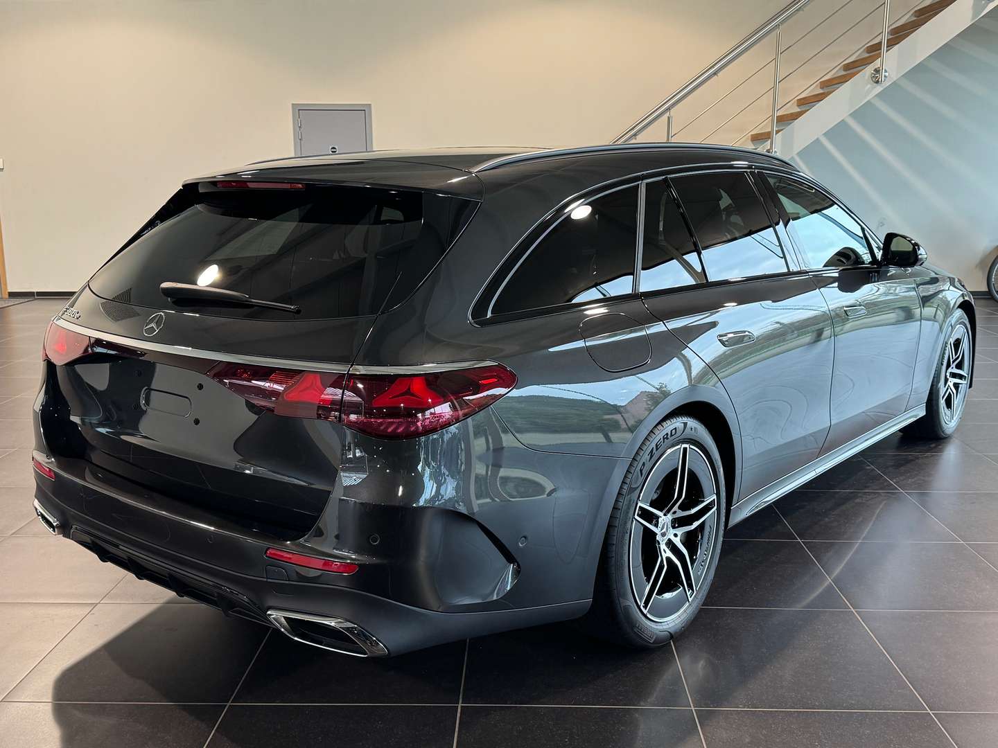 Mercedes Classe E Break 300 AMG Line - 2024 - Joinsteer - #3