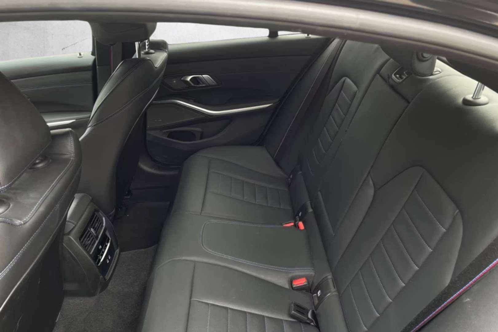 BMW 330i M Sport 330i XDrive - 2024 - Joinsteer - #9