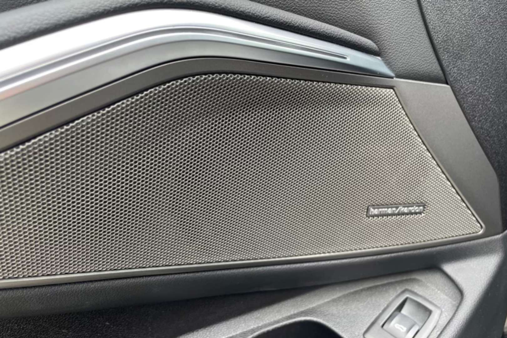 BMW 330i M Sport 330i XDrive - 2024 - Joinsteer - #11