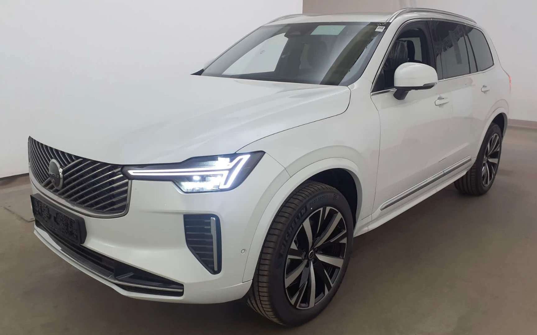 Volvo XC90 Core Mild Hybrid - 2025 - Joinsteer - #1