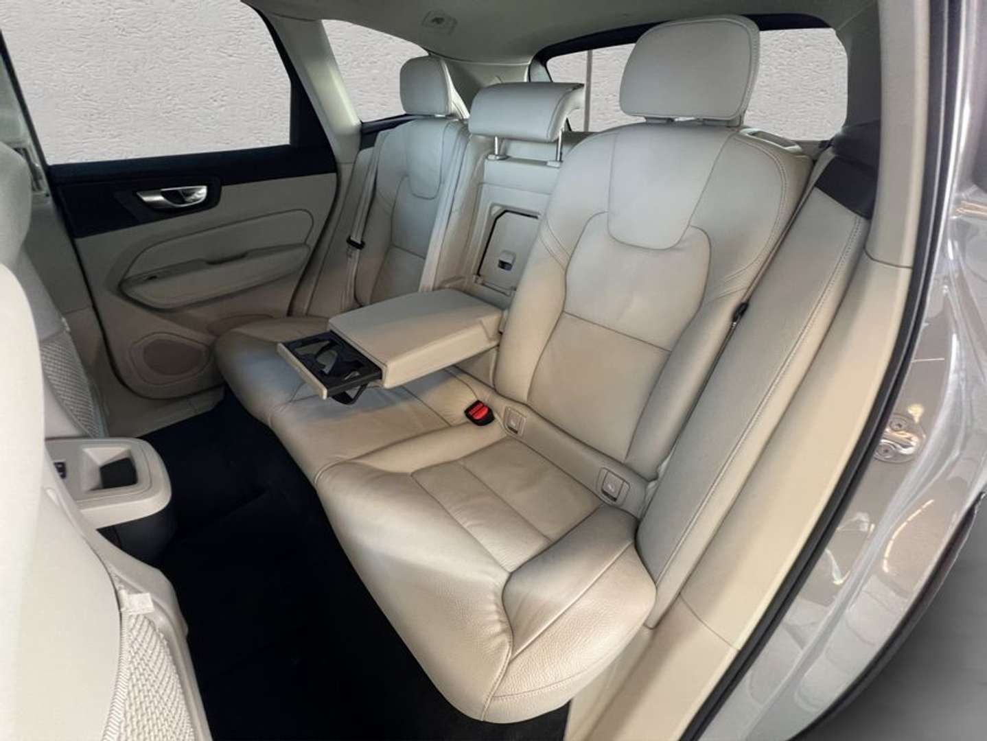 Volvo XC60 B5 Lederpolsterung - 2024 - Joinsteer - #17
