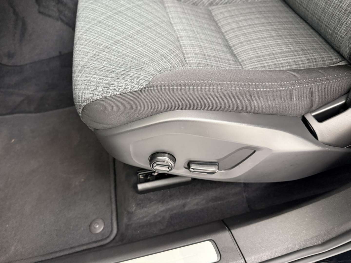 Volvo XC60 T6 Recharge Core - 2023 - Joinsteer - #13