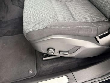 Volvo XC60 T6 Recharge Core — photo 13