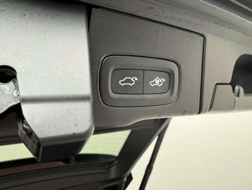 Volvo XC60 T6 Recharge Core — photo 21