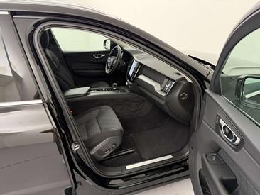 Volvo XC60 T6 Recharge Core — photo 24