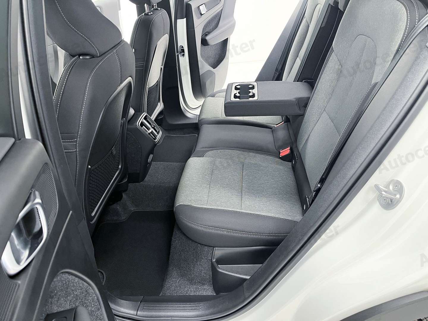 Volvo XC40 B3 Core - 2025 - Joinsteer - #12