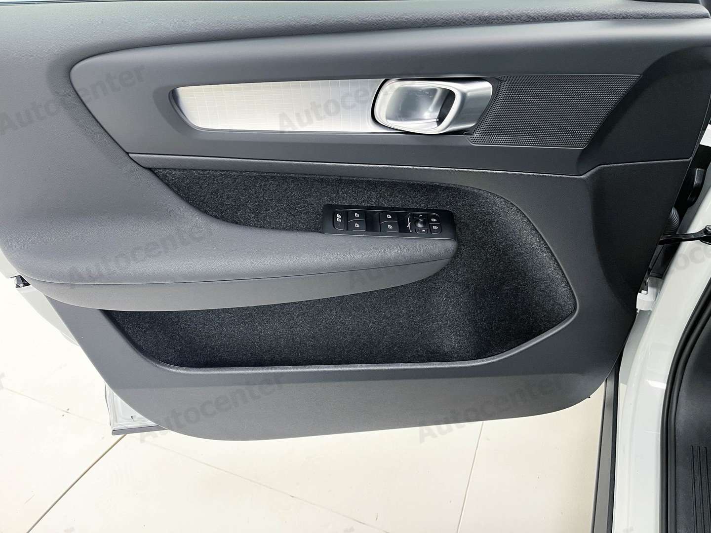 Volvo XC40 B3 Core - 2025 - Joinsteer - #16