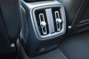 Volvo C40 Recharge — photo 16