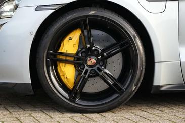 Porsche Taycan Turbo S — photo 5