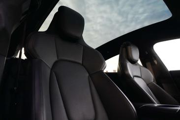 Porsche Taycan Turbo S — photo 10