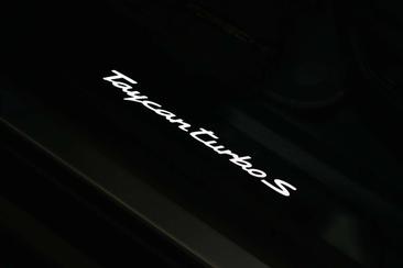 Porsche Taycan Turbo S — photo 31