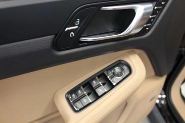 Porsche Macan 2.0 Pdk — photo 25