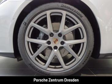 Porsche Panamera 4 — photo 11