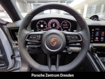 Porsche Panamera 4 — photo 17
