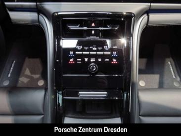Porsche Panamera 4 — photo 19