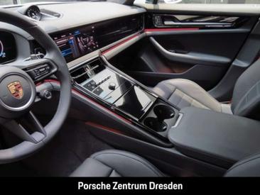 Porsche Panamera 4 — photo 27