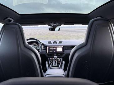 Porsche Cayenne III E-Hybrid Coupé — photo 15