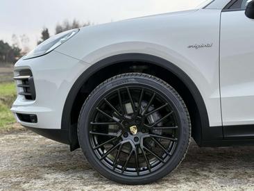 Porsche Cayenne III E-Hybrid Coupé — photo 18
