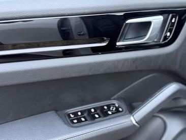 Porsche Cayenne III E-Hybrid Coupé — photo 21