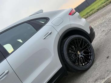 Porsche Cayenne III E-Hybrid Coupé — photo 27