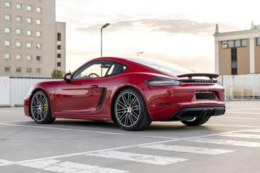 Porsche 718 Cayman GTS — photo 6