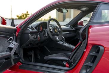 Porsche 718 Cayman GTS — photo 14