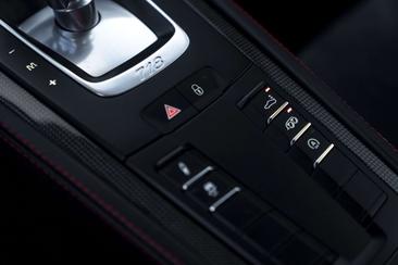 Porsche 718 Cayman GTS — photo 27