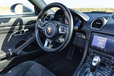 Porsche 718 Boxster GTS — photo 41