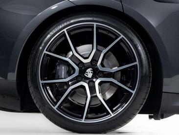 Porsche Taycan Base — photo 9