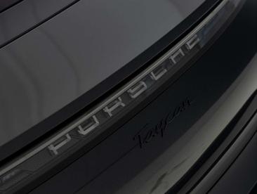 Porsche Taycan Base — photo 17