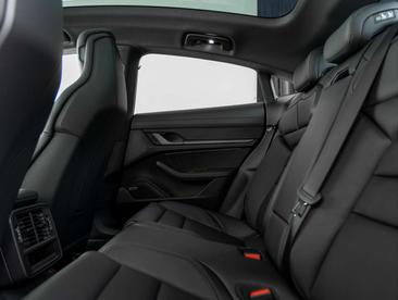 Porsche Taycan Base — photo 23