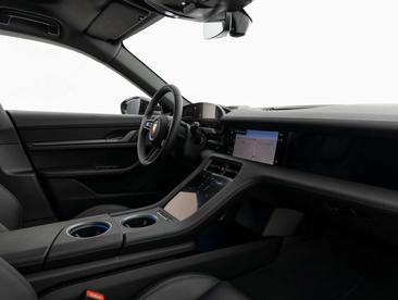 Porsche Taycan Base — photo 37