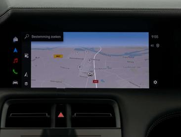 Porsche Taycan Base — photo 39