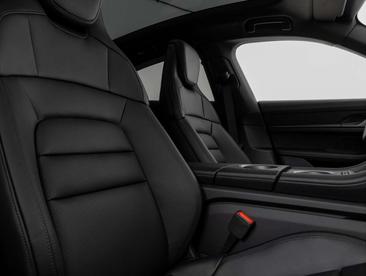 Porsche Taycan Base — photo 44