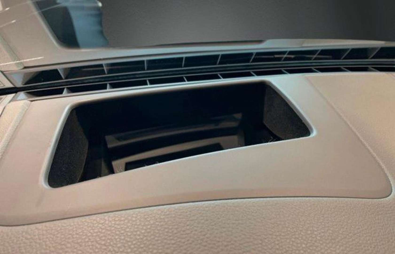 Porsche Cayenne III E-Hybrid Platinum Edition - 2023 - Joinsteer - #4