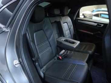Porsche Cayenne III E-Hybrid Coupé — photo 12