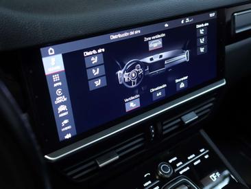 Porsche Cayenne III E-Hybrid Coupé — photo 14