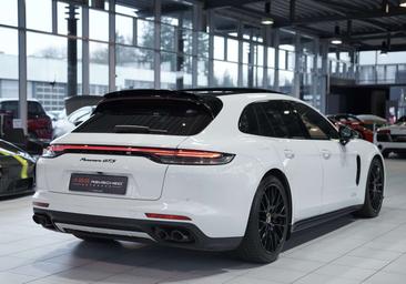 Porsche Panamera II GTS — photo 9