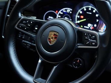 Porsche Cayenne III E-Hybrid Coupé — photo 22
