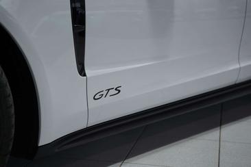 Porsche Panamera II GTS — photo 16