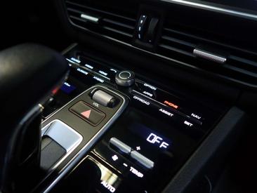 Porsche Cayenne III E-Hybrid Coupé — photo 30