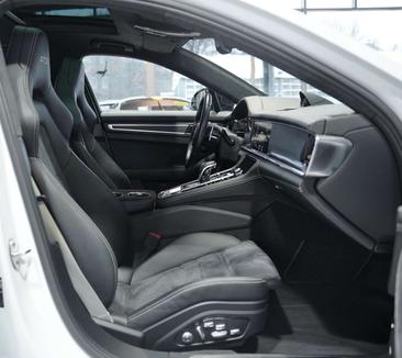 Porsche Panamera II GTS — photo 20