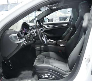 Porsche Panamera II GTS — photo 30