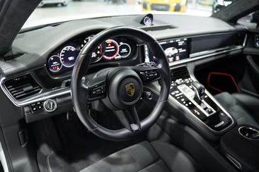 Porsche Panamera II GTS — photo 31