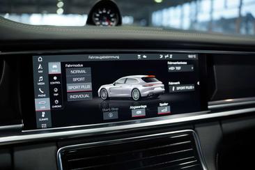 Porsche Panamera II GTS — photo 38