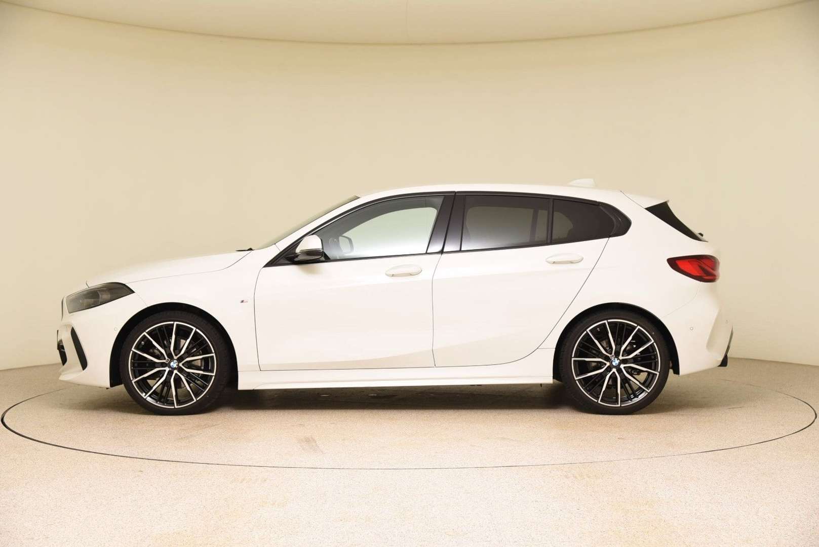 BMW 118i M Sport - 2024 - Joinsteer - #2